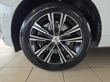 Volvo XC60 B4 (D) Inscription AWD Leder Kamera