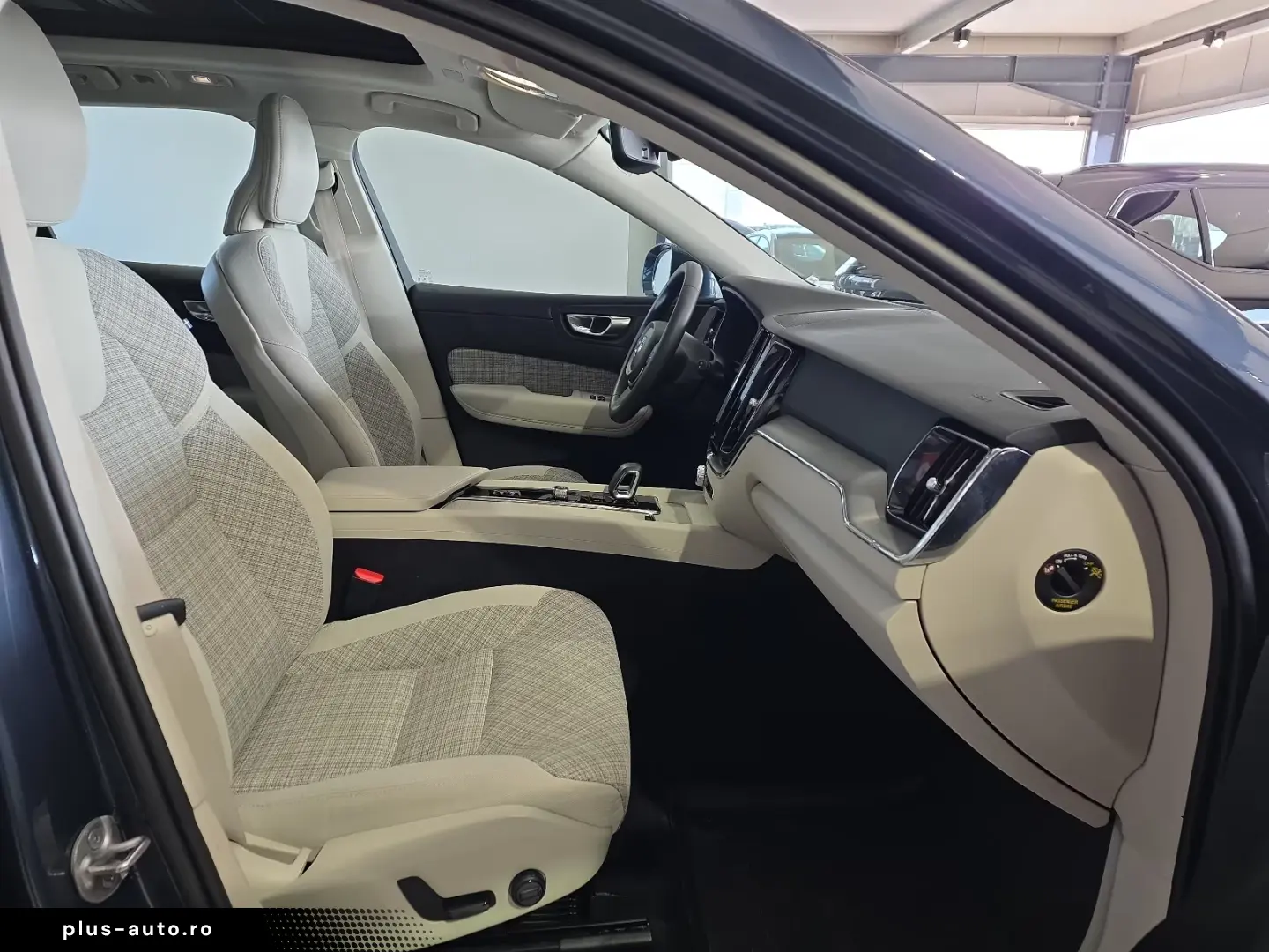 Volvo XC60 T6 Essential Recharge AWD Kamera