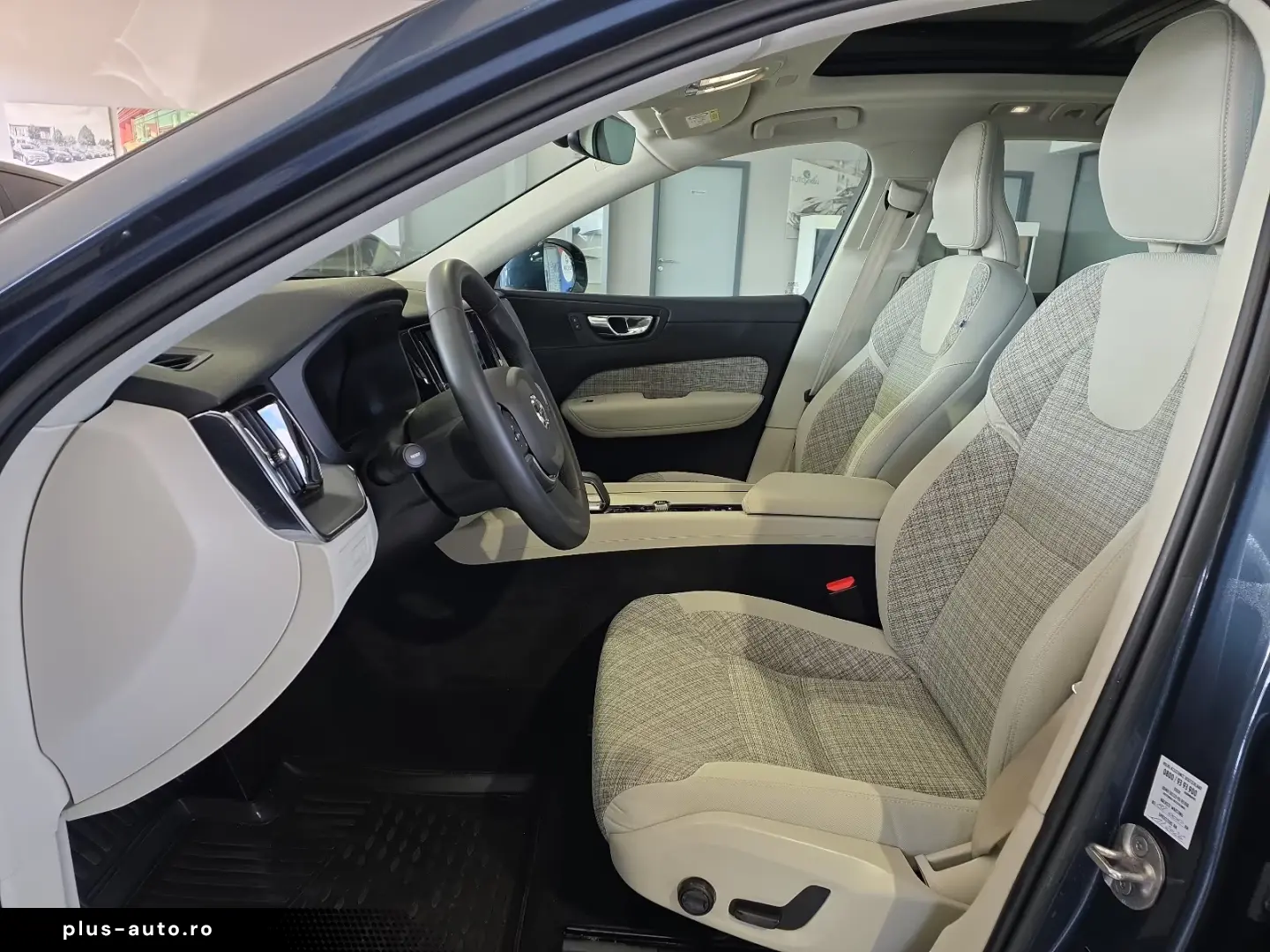 Volvo XC60 T6 Essential Recharge AWD Kamera