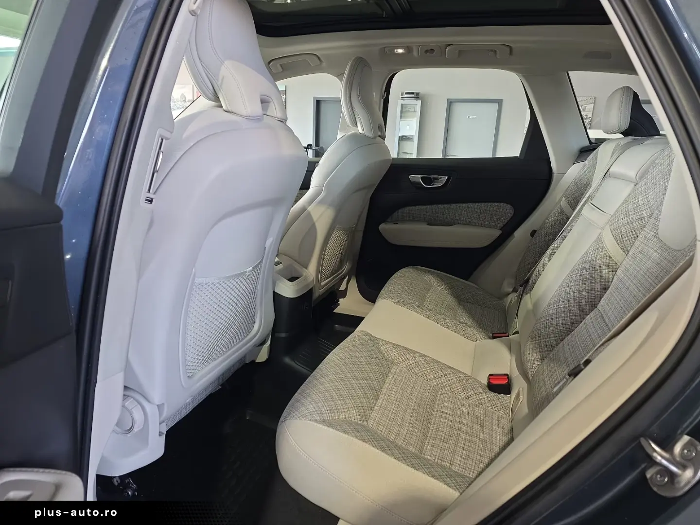 Volvo XC60 T6 Essential Recharge AWD Kamera