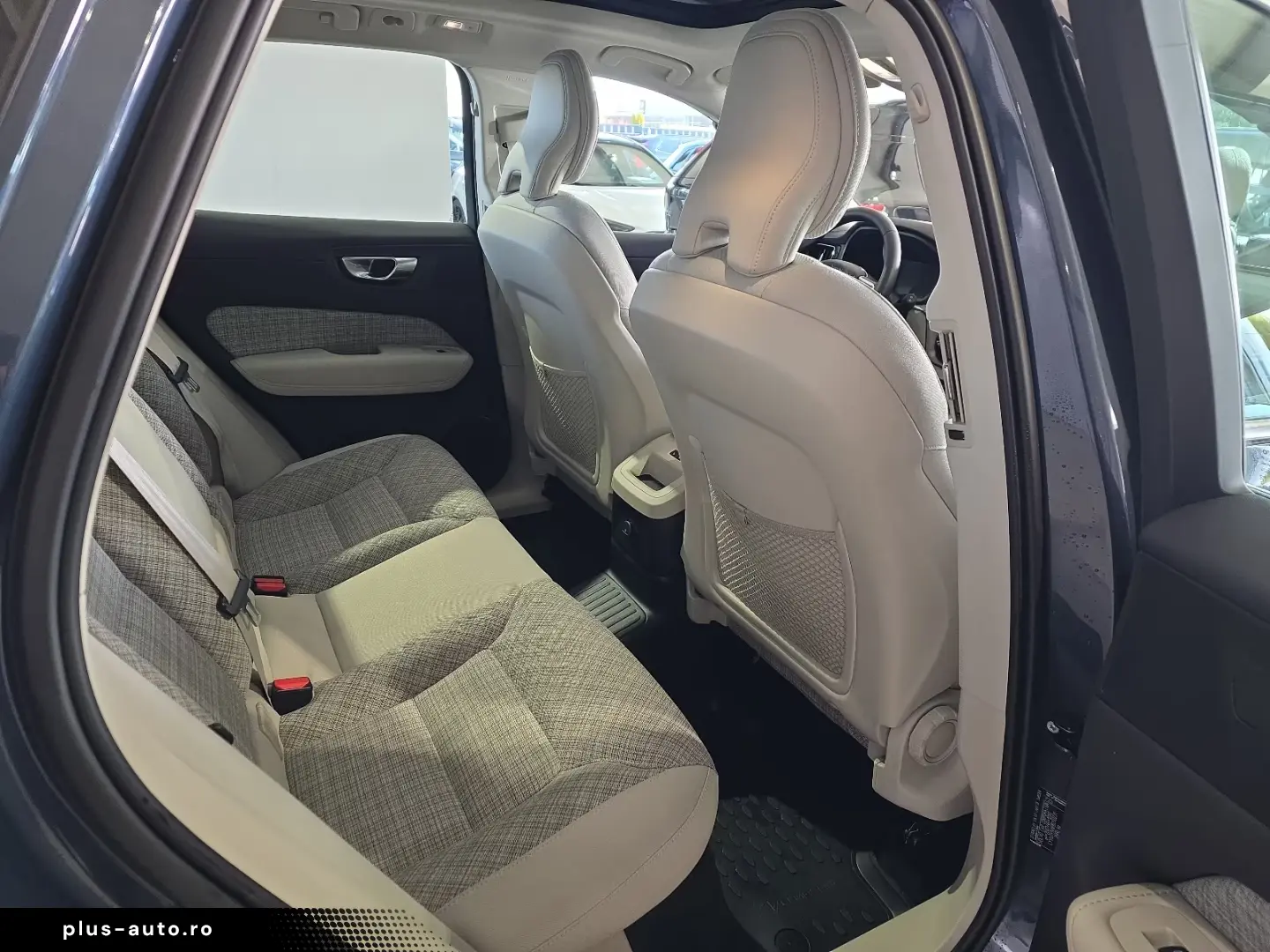 Volvo XC60 T6 Essential Recharge AWD Kamera