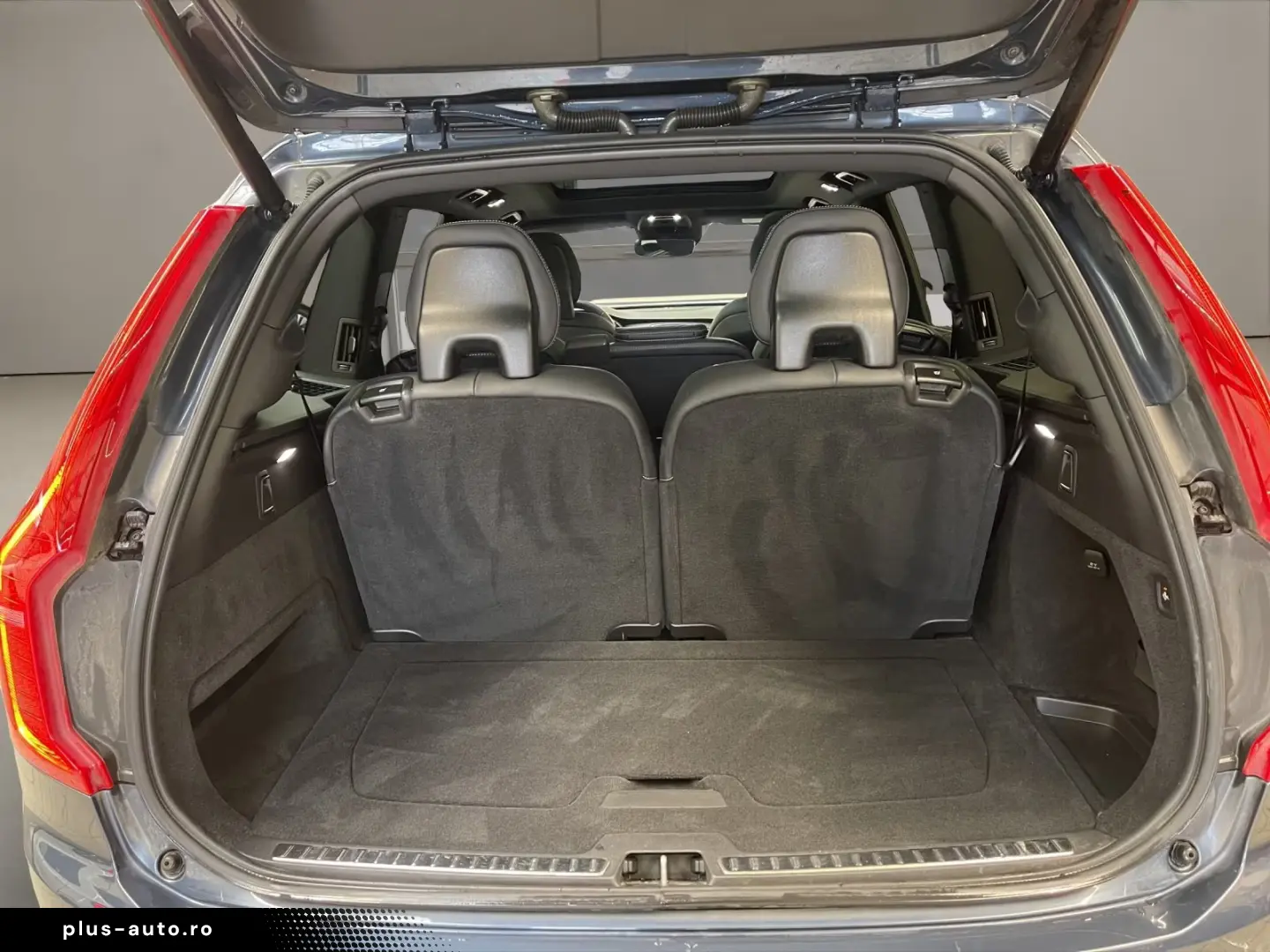 Volvo XC90 B5 (Diesel)- R Design ACC AHK AUT