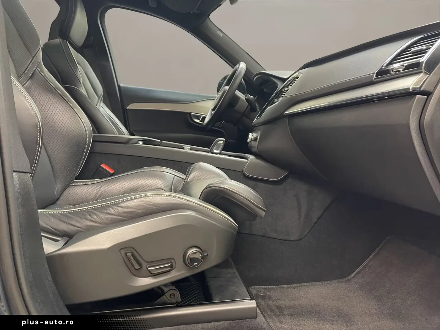 Volvo XC90 B5 (Diesel)- R Design ACC AHK AUT