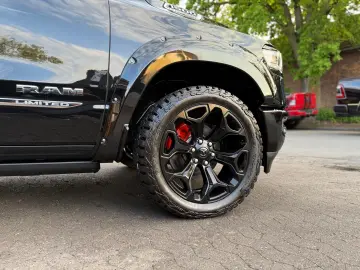 DODGE LIMITED LUFT 360KAMERA LPG OFFROAD BÜGEL AHK NAV