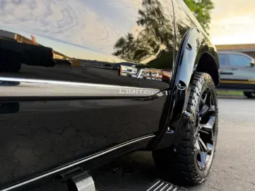 DODGE LIMITED LUFT 360KAMERA LPG OFFROAD BÜGEL AHK NAV