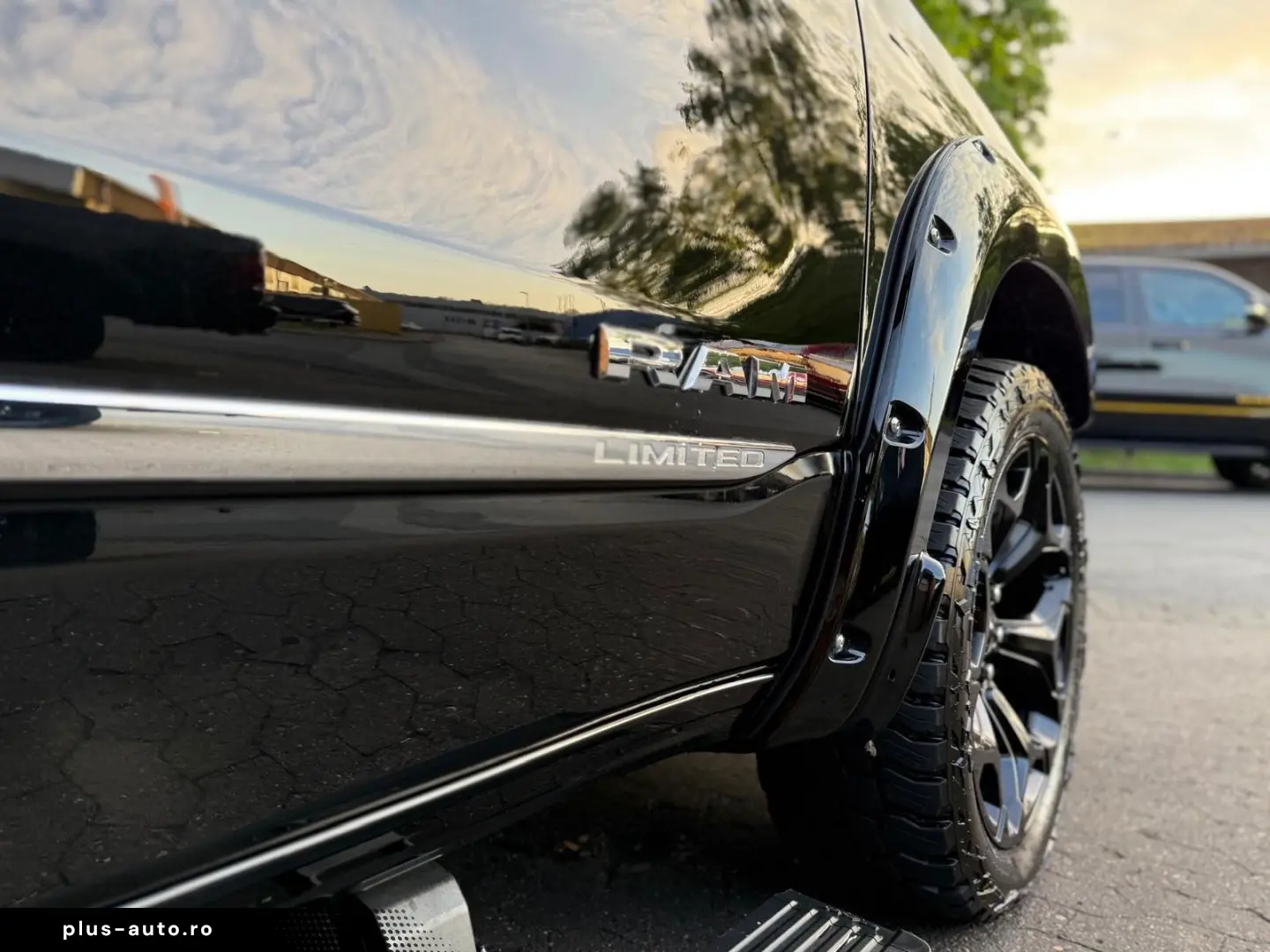 DODGE LIMITED LUFT 360KAMERA LPG OFFROAD BÜGEL AHK NAV