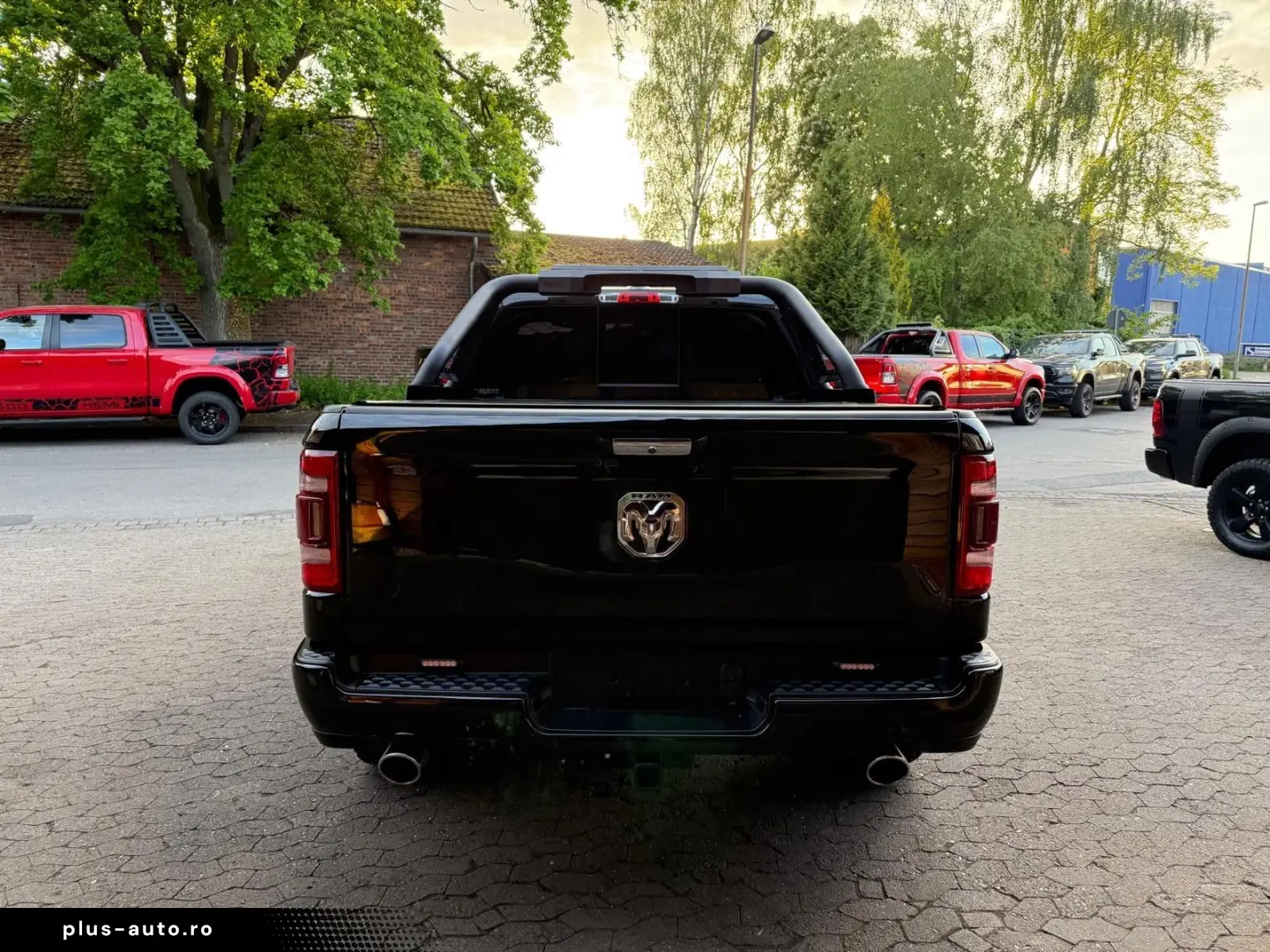 DODGE LIMITED LUFT 360KAMERA LPG OFFROAD BÜGEL AHK NAV