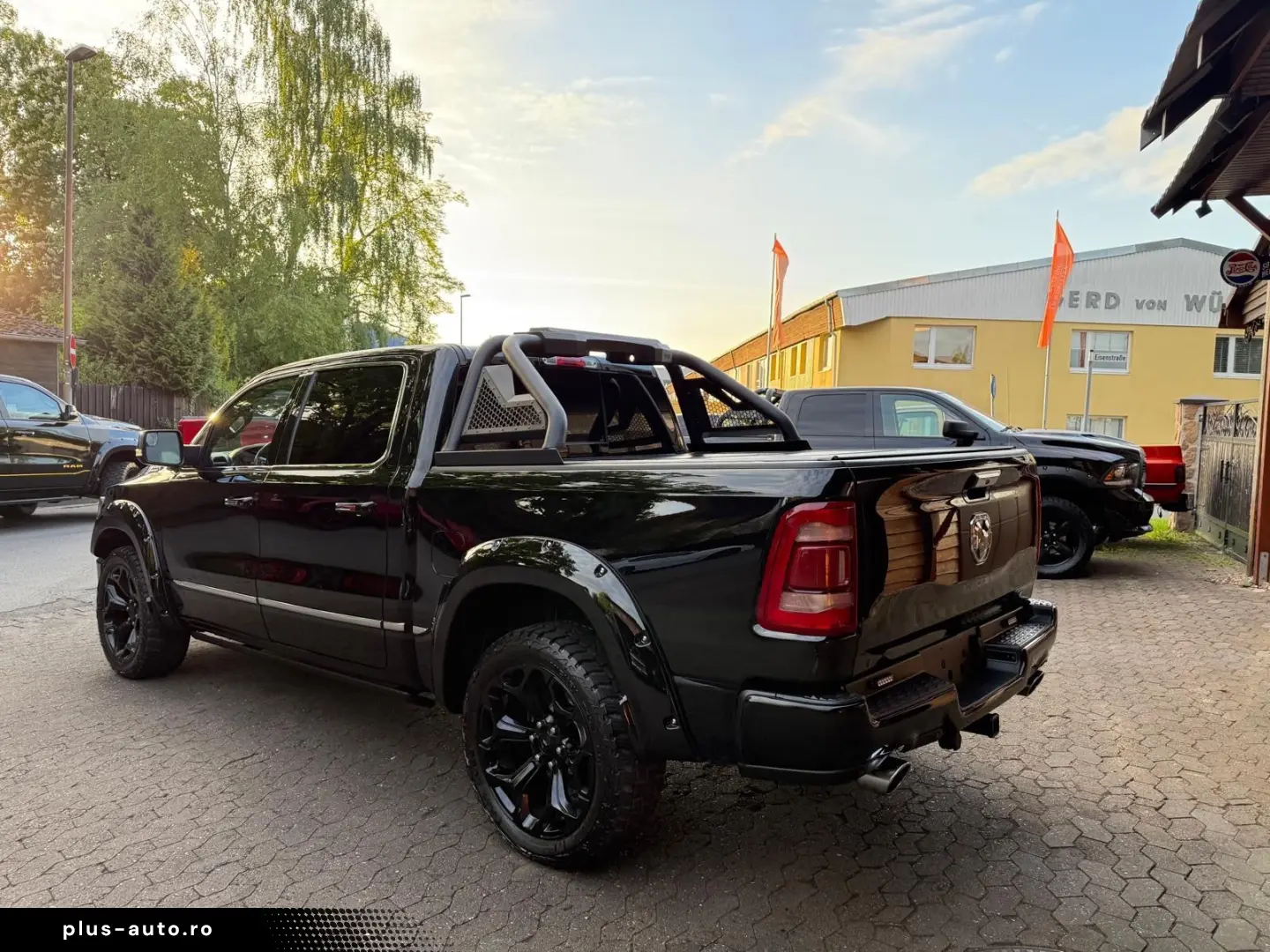 DODGE LIMITED LUFT 360KAMERA LPG OFFROAD BÜGEL AHK NAV