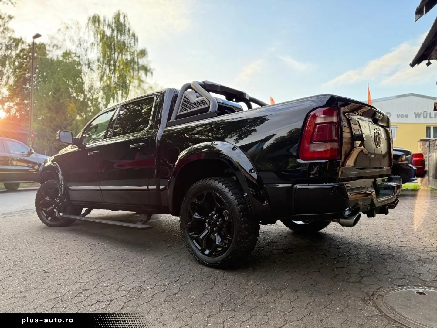 DODGE LIMITED LUFT 360KAMERA LPG OFFROAD BÜGEL AHK NAV