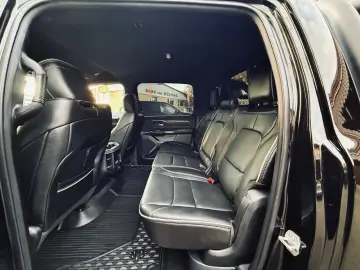 DODGE LIMITED LUFT 360KAMERA LPG OFFROAD BÜGEL AHK NAV