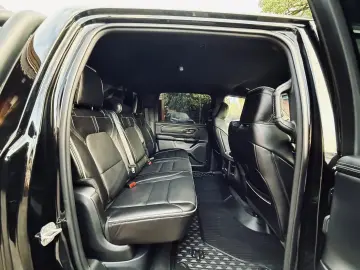 DODGE LIMITED LUFT 360KAMERA LPG OFFROAD BÜGEL AHK NAV