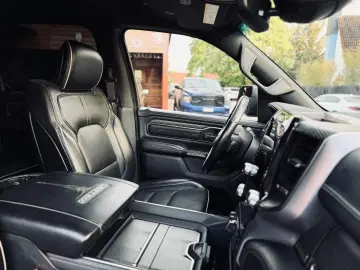 DODGE LIMITED LUFT 360KAMERA LPG OFFROAD BÜGEL AHK NAV