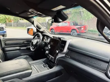 DODGE LIMITED LUFT 360KAMERA LPG OFFROAD BÜGEL AHK NAV