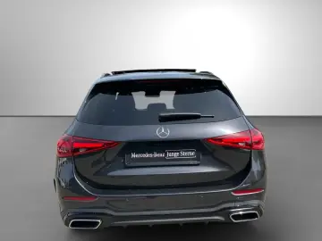 MERCEDES-BENZ C 180 T AMG Night Pano HUD Distronic Burmester