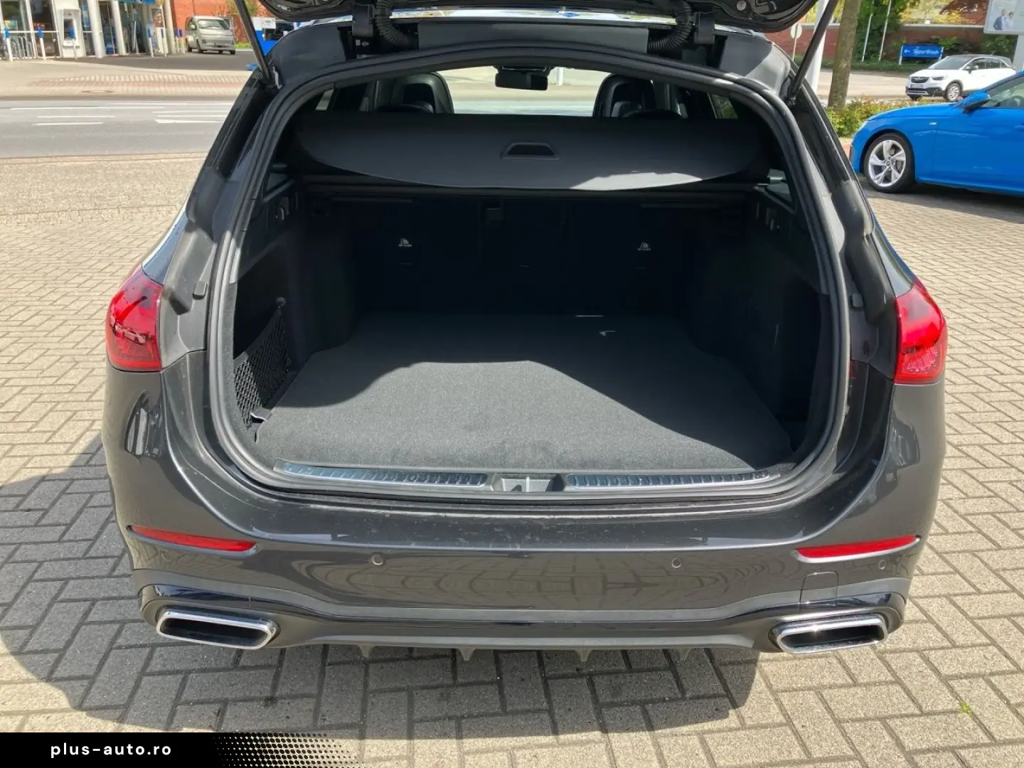 MERCEDES-BENZ C 180 T AMG Night Pano HUD Distronic Burmester