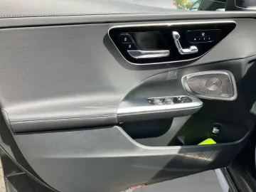 MERCEDES-BENZ C 180 T AMG Night Pano HUD Distronic Burmester