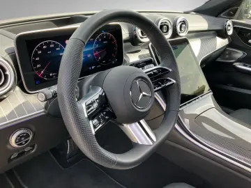 MERCEDES-BENZ C 180 T AMG Night Pano HUD Distronic Burmester