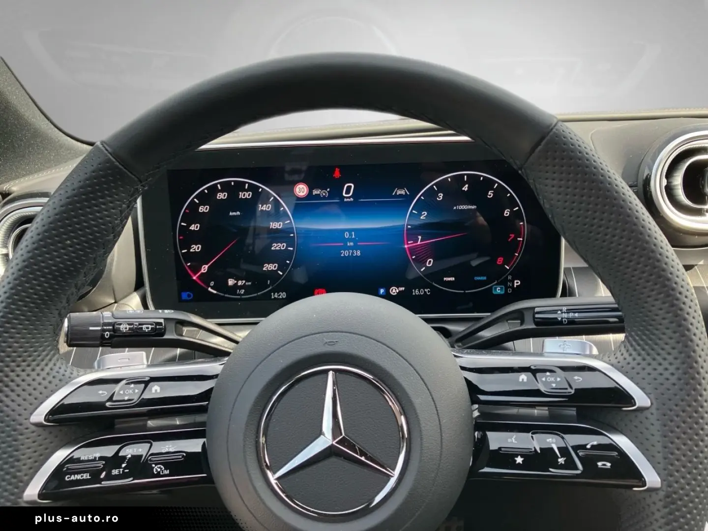 MERCEDES-BENZ C 180 T AMG Night Pano HUD Distronic Burmester