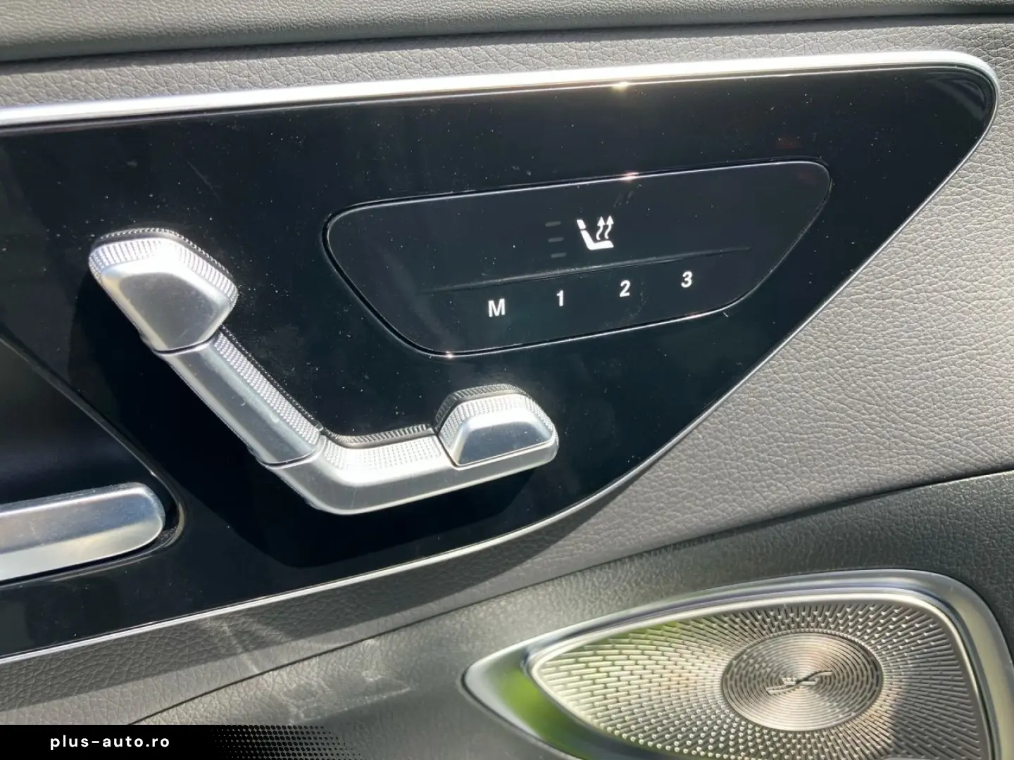 MERCEDES-BENZ C 180 T AMG Night Pano HUD Distronic Burmester