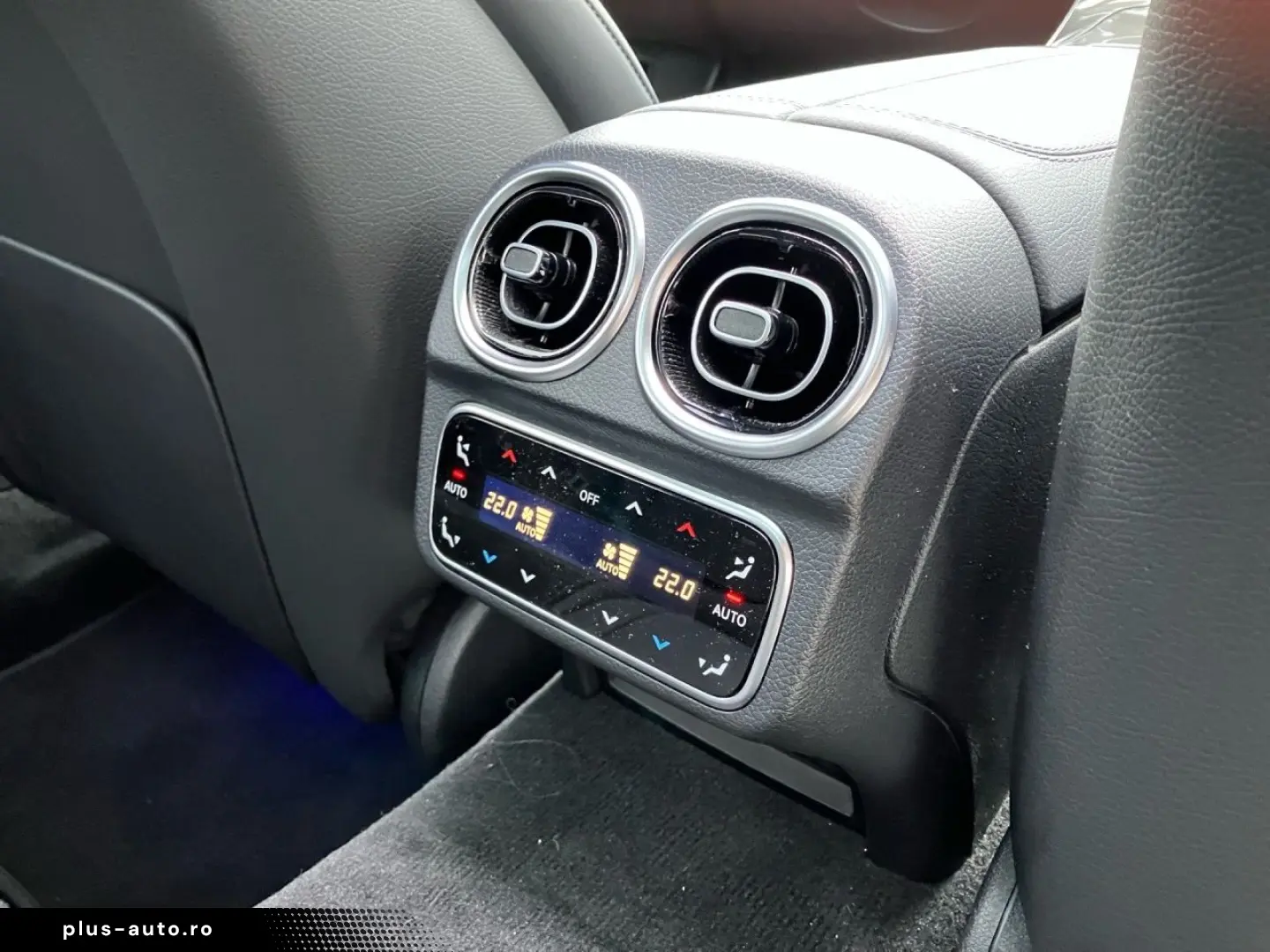 MERCEDES-BENZ C 180 T AMG Night Pano HUD Distronic Burmester
