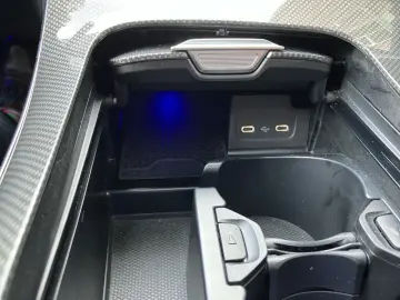 MERCEDES-BENZ C 180 T AMG Night Pano HUD Distronic Burmester
