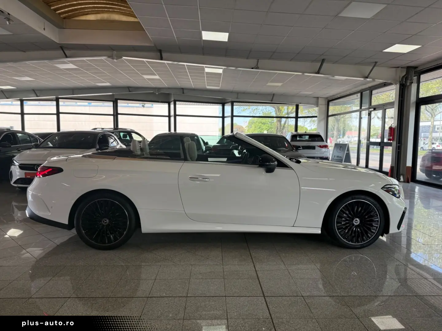 MERCEDES-BENZ CLE 220 d Cabrio AMG BURM 360  GARANTIE 19