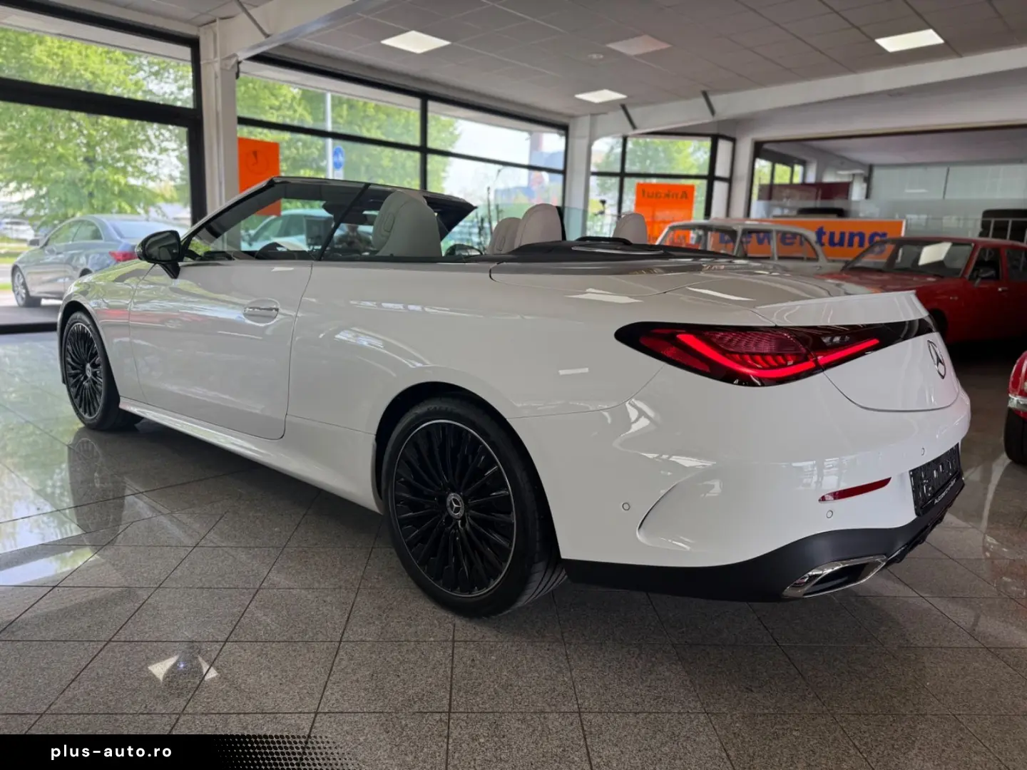 MERCEDES-BENZ CLE 220 d Cabrio AMG BURM 360  GARANTIE 19