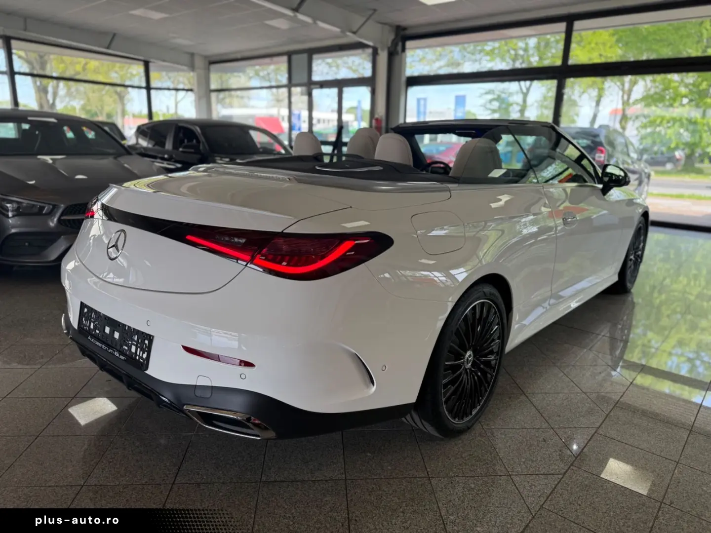 MERCEDES-BENZ CLE 220 d Cabrio AMG BURM 360  GARANTIE 19