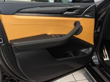 BMW X4 M Competition Panorama Navi Kamera eSitze HUD