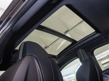 BMW X4 M Competition Panorama Navi Kamera eSitze HUD