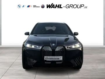 BMW iX xDrive40 100%Akku AHK Panorama M Sport HUD So