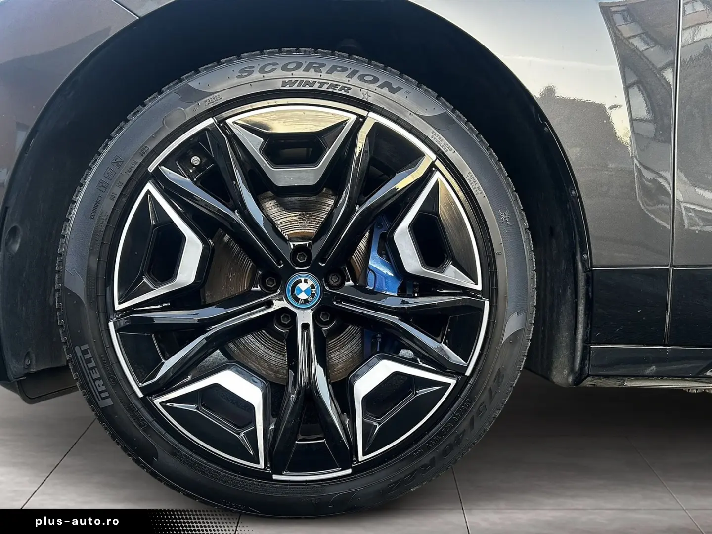 BMW iX xDrive40 100%Akku AHK Panorama M Sport HUD So