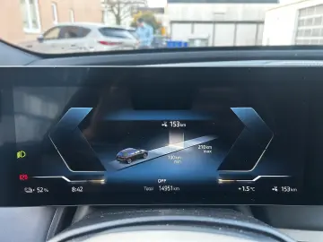 BMW iX xDrive40 100%Akku AHK Panorama M Sport HUD So