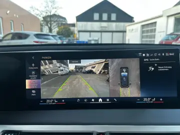 BMW iX xDrive40 100%Akku AHK Panorama M Sport HUD So