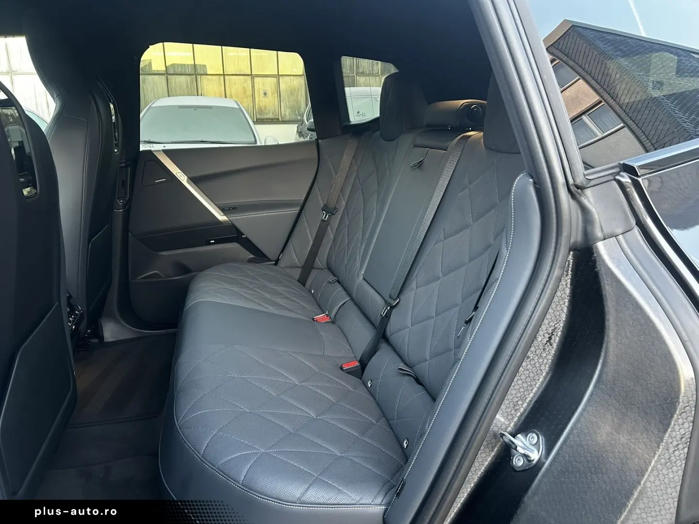 BMW iX xDrive40 100%Akku AHK Panorama M Sport HUD So