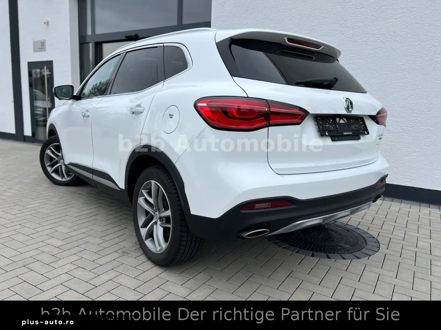 MG EHS Luxury PHEV Pano Key LED Virtual 18Zoll 360