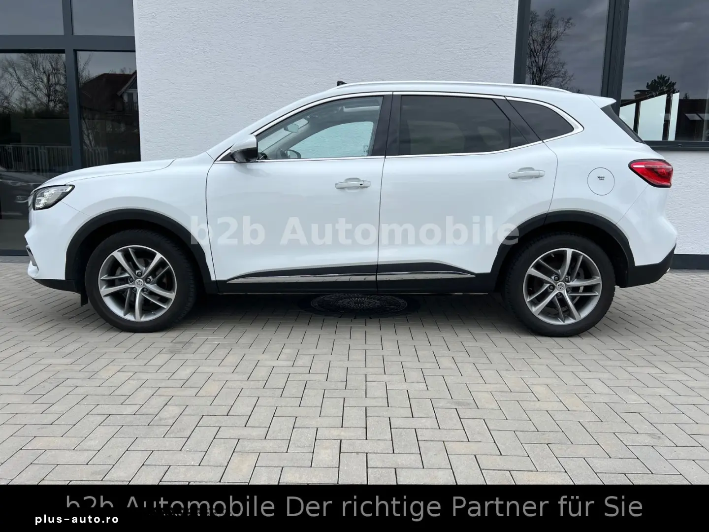 MG EHS Luxury PHEV Pano Key LED Virtual 18Zoll 360