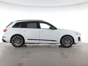 AUDI SQ7 TFSI quattro tiptr. 7-Sitzer   AHK   PANO