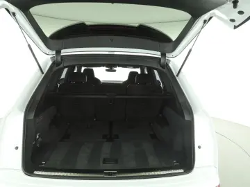 AUDI SQ7 TFSI quattro tiptr. 7-Sitzer   AHK   PANO