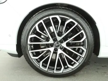 AUDI SQ7 TFSI quattro tiptr. 7-Sitzer   AHK   PANO