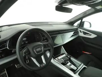 AUDI SQ7 TFSI quattro tiptr. 7-Sitzer   AHK   PANO