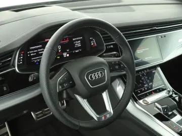 AUDI SQ7 TFSI quattro tiptr. 7-Sitzer   AHK   PANO