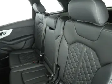 AUDI SQ7 TFSI quattro tiptr. 7-Sitzer   AHK   PANO