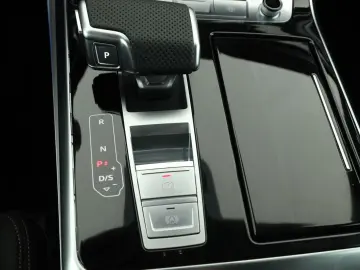 AUDI SQ7 TFSI quattro tiptr. 7-Sitzer   AHK   PANO