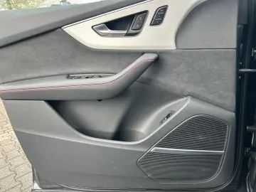 AUDI SQ7 Black  S-Sitze  HuD HD Matrix Pano STHZ AHK