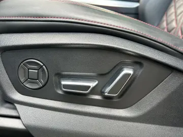 AUDI SQ7 Black  S-Sitze  HuD HD Matrix Pano STHZ AHK