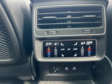 AUDI SQ7 Black  S-Sitze  HuD HD Matrix Pano STHZ AHK