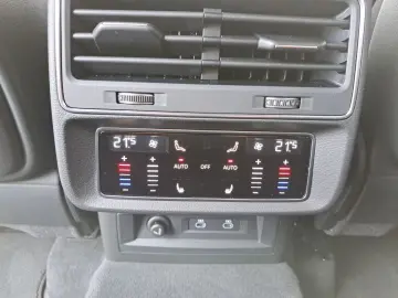 AUDI SQ7 TFSI quattro tiptr. PANO AHK STANDHEIZ 22  H