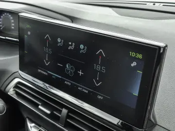 PEUGEOT 3008 Hybrid 225 Allure Pack 1.6 Plug-In EU6d Nav