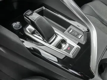 PEUGEOT 3008 Hybrid 225 Allure Pack 1.6 Plug-In EU6d Nav
